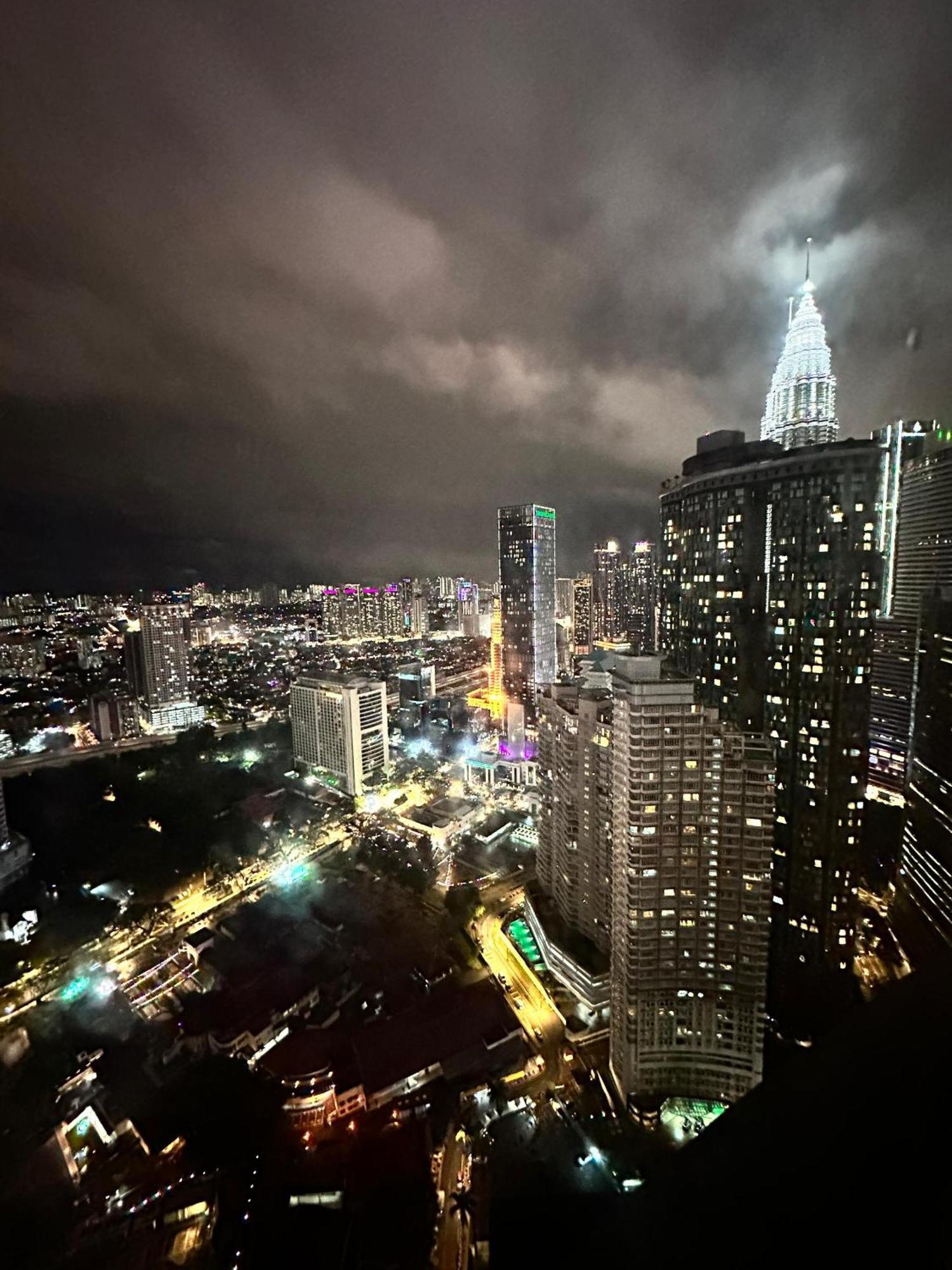 Vortex Hotel Suites Klcc At Kuala Lumpur City Center Екстериор снимка